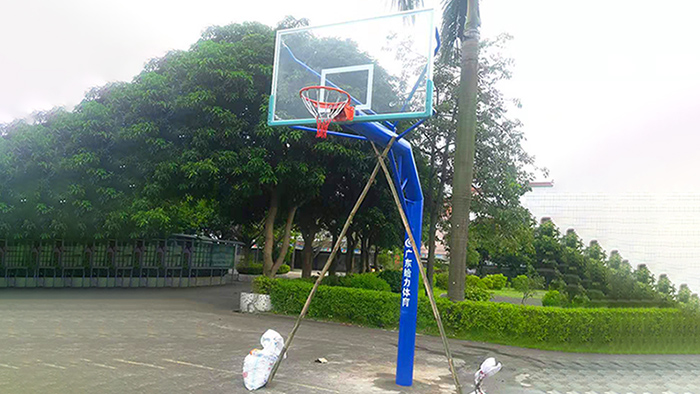 篮球架