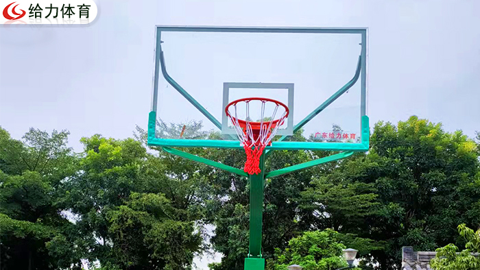 深圳固定篮球架厂家给力体育篮球架具吸引力用实力给市民好印象
