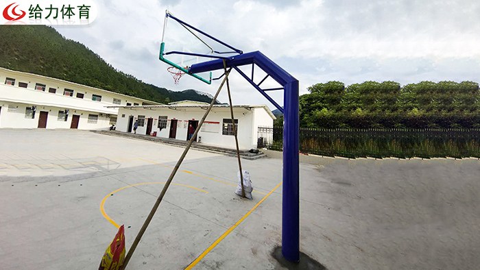 中山篮球架一对要多少钱中山校园篮球架落地批发价厂家给力体育